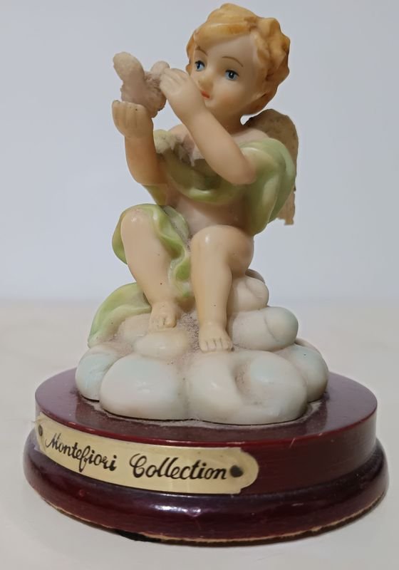 Figurita de Ángel con Paloma en Resina, Colección MONTEFIORI - imagen 2
