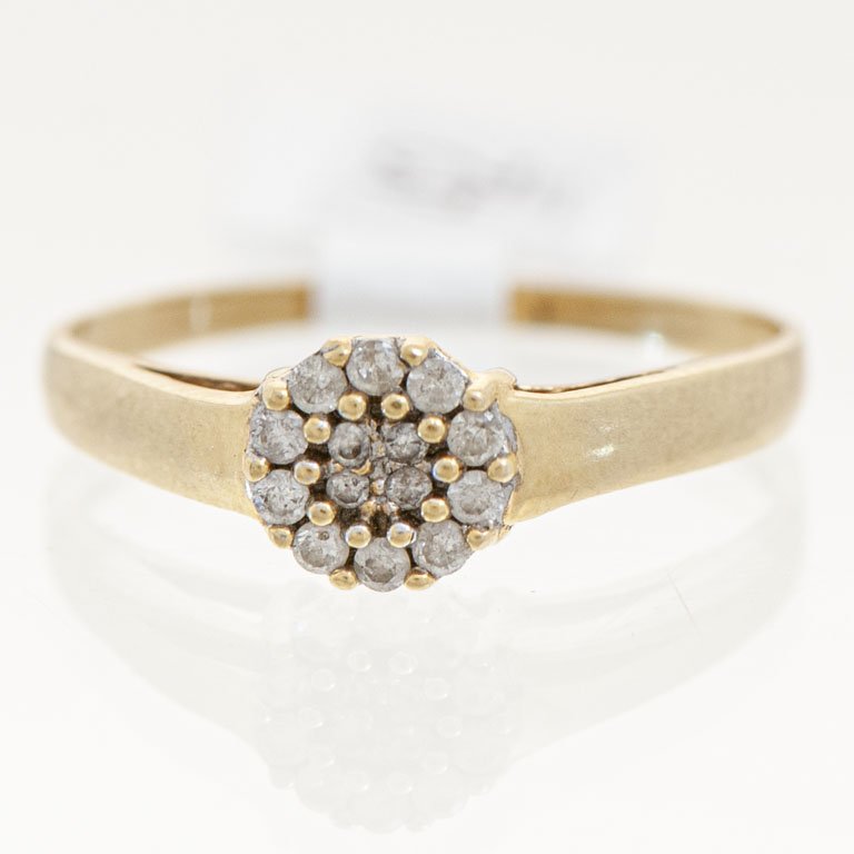 Lote anterior: Anillo de oro con brillantes