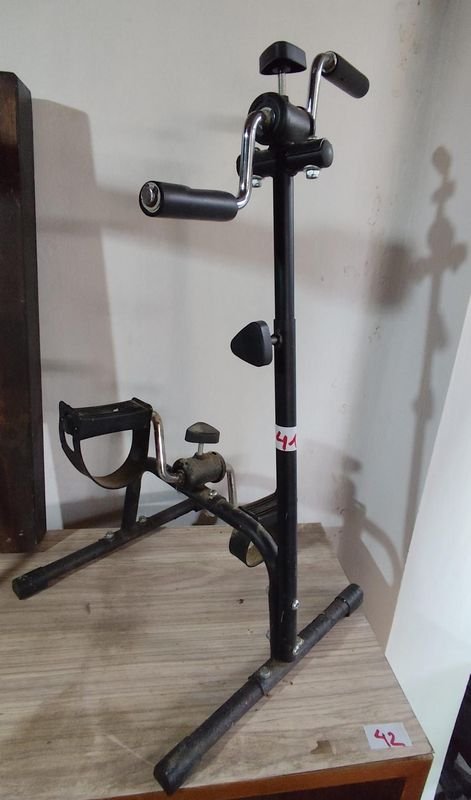 Bicicleta Estática de Pedales y Manillar
