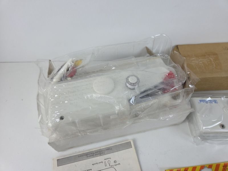 Gran lote de accesorios para costura y maquinaria - imagen 3