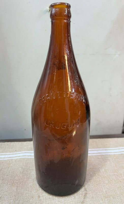Botella Antigua Vidrio Ámbar Cervecerías del Uruguay Relieve 30 cm