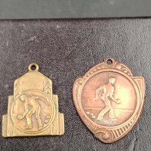 Lote anterior: Medallas de Bochas y Trofeo conmemorativo