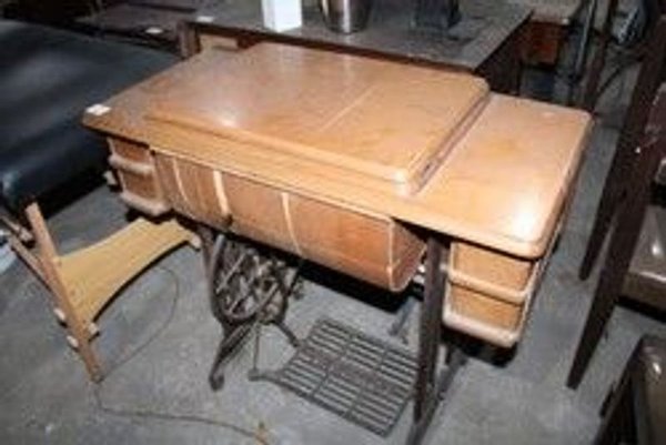 Maquina de coser vintage en excelente estado - imagen 3