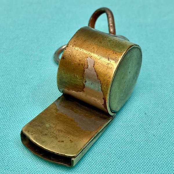 Antiguo silbato de bronce para venta - imagen 4