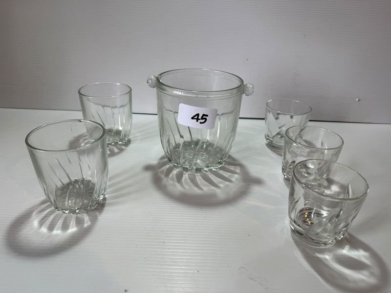 Juego de Hielera y 5 Vasos de Vidrio con Diseño