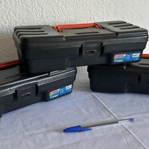Set de 3 Valijas Multiuso Medianas Negras con Asa Naranja - imagen 2