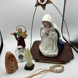 Lote de siete artículos devocionales y religiosos - imagen 2