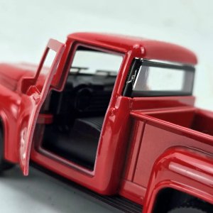 Camioneta Ford F-100 a Escala Roja, Cuerpo Metálico - imagen 2