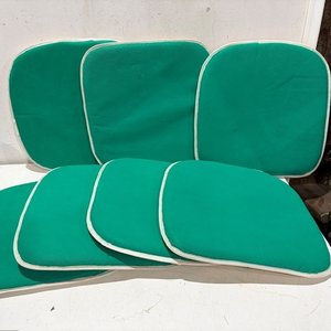 Lote anterior: Set de 7 Almohadones Verdes para Sillas