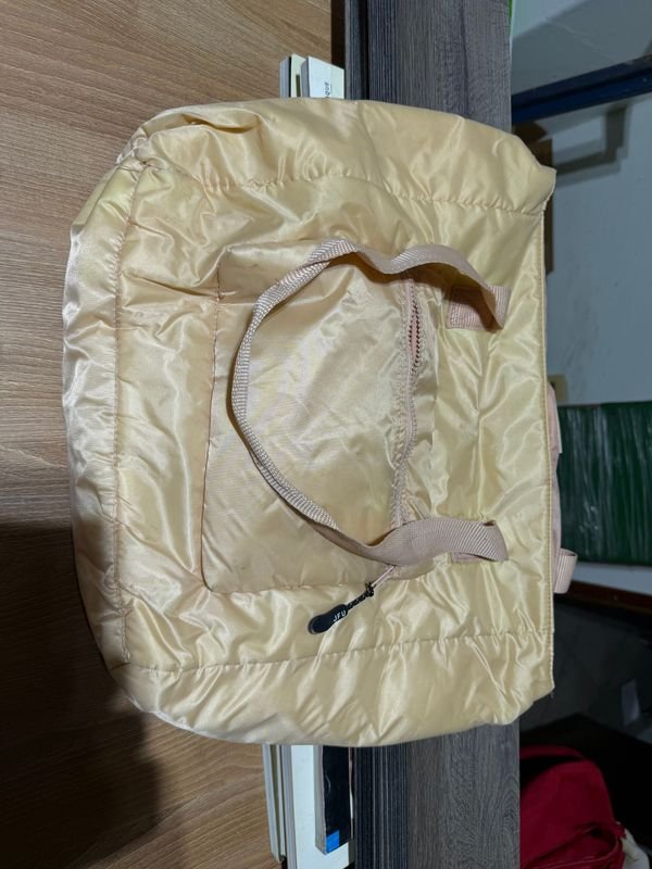 Bolso Acolchado Beige para Gimnasio o Viaje