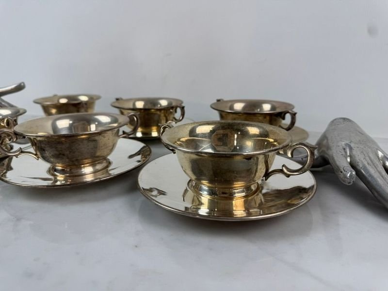 Tazas de Consumé con Platillos en Platina Inglesa - imagen 4