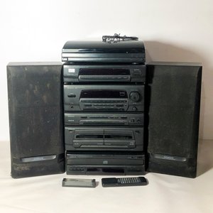 Lote siguiente: Equipo de Música Kenwood Completo con Tocadiscos, Compactera y Control Remoto