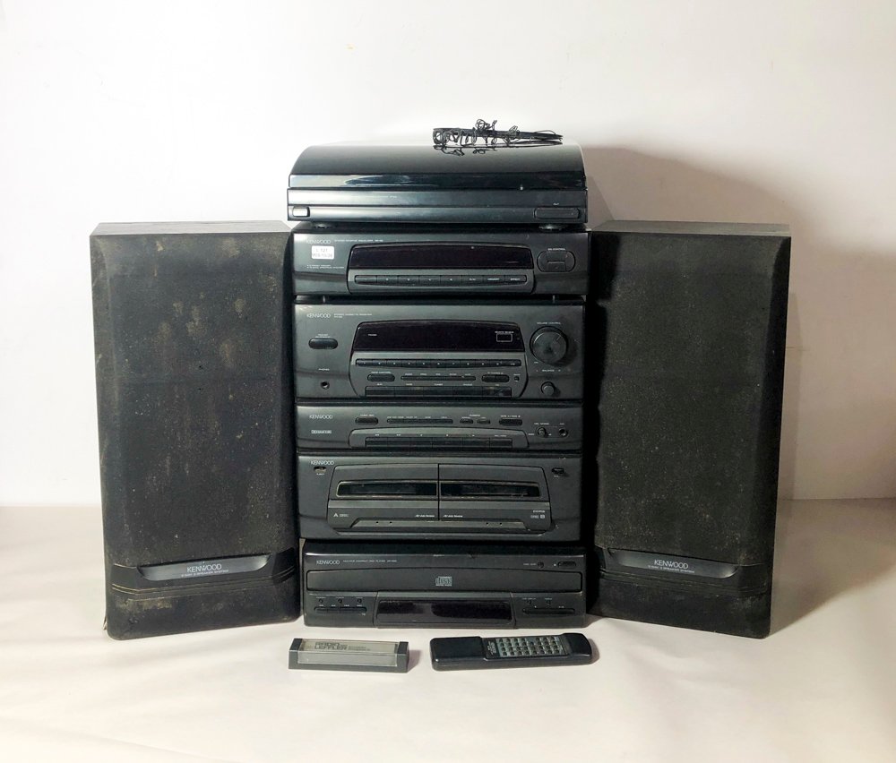 Equipo de Música Kenwood Completo con Tocadiscos, Compactera y Control Remoto