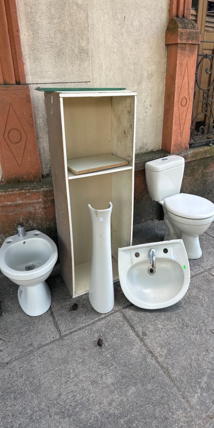 Juego de Baño Completo: Bidet, Lavabo y Cisterna