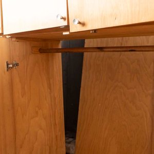 Ropero de Madera con Siete Puertas y Cuatro Cajones - imagen 2