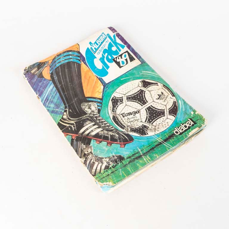 Lote siguiente: Álbum de figuritas Adidas Crack 89 completo