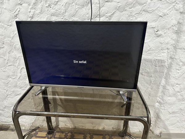 Televisión de Pantalla Plana en Excelente Estado - imagen 3