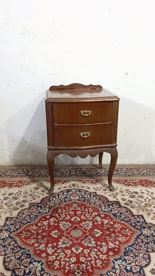 Lote anterior: Mesa de luz francesa antigua