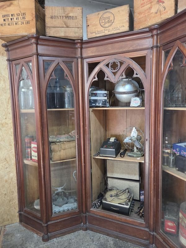 Mueble esquinero exhibidor comercial Gótico - imagen 2