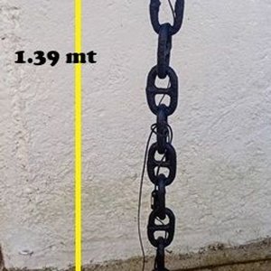Lote siguiente: Lámpara de Pie Artesanal con Cadena de Barco Negra