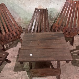 Juego de Mesa y Sillas Materas de Madera Oscura - imagen 3