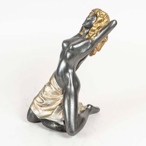 Lote siguiente: Figura Desnuda de Yeso con Cabello Dorado