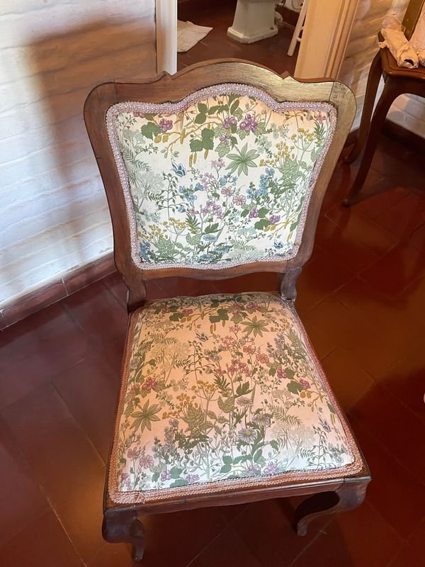 Silla y mesita auxiliar estilo victoriano tardío - imagen 2