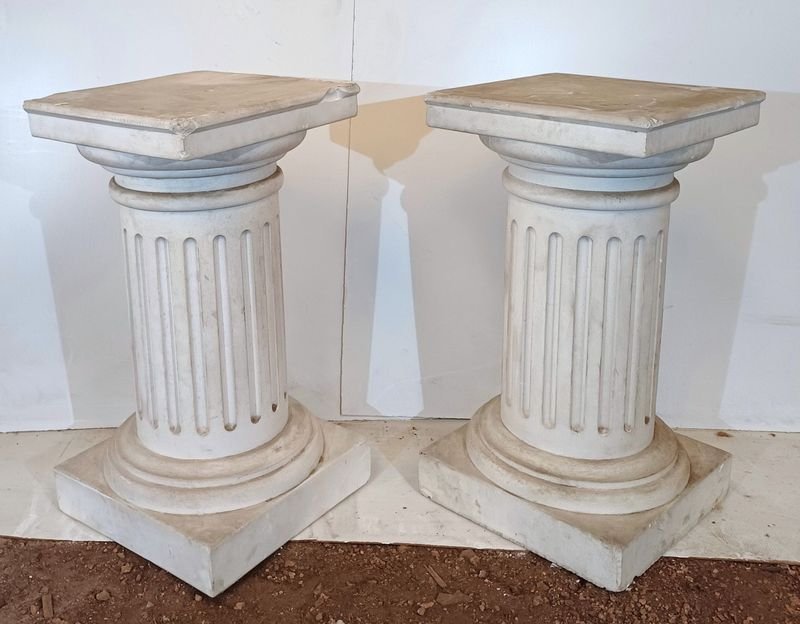 Lote siguiente: Paredes de yeso con diseño columnario romano