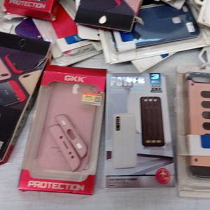 Gran cantidad de fundas para celulares - imagen 4
