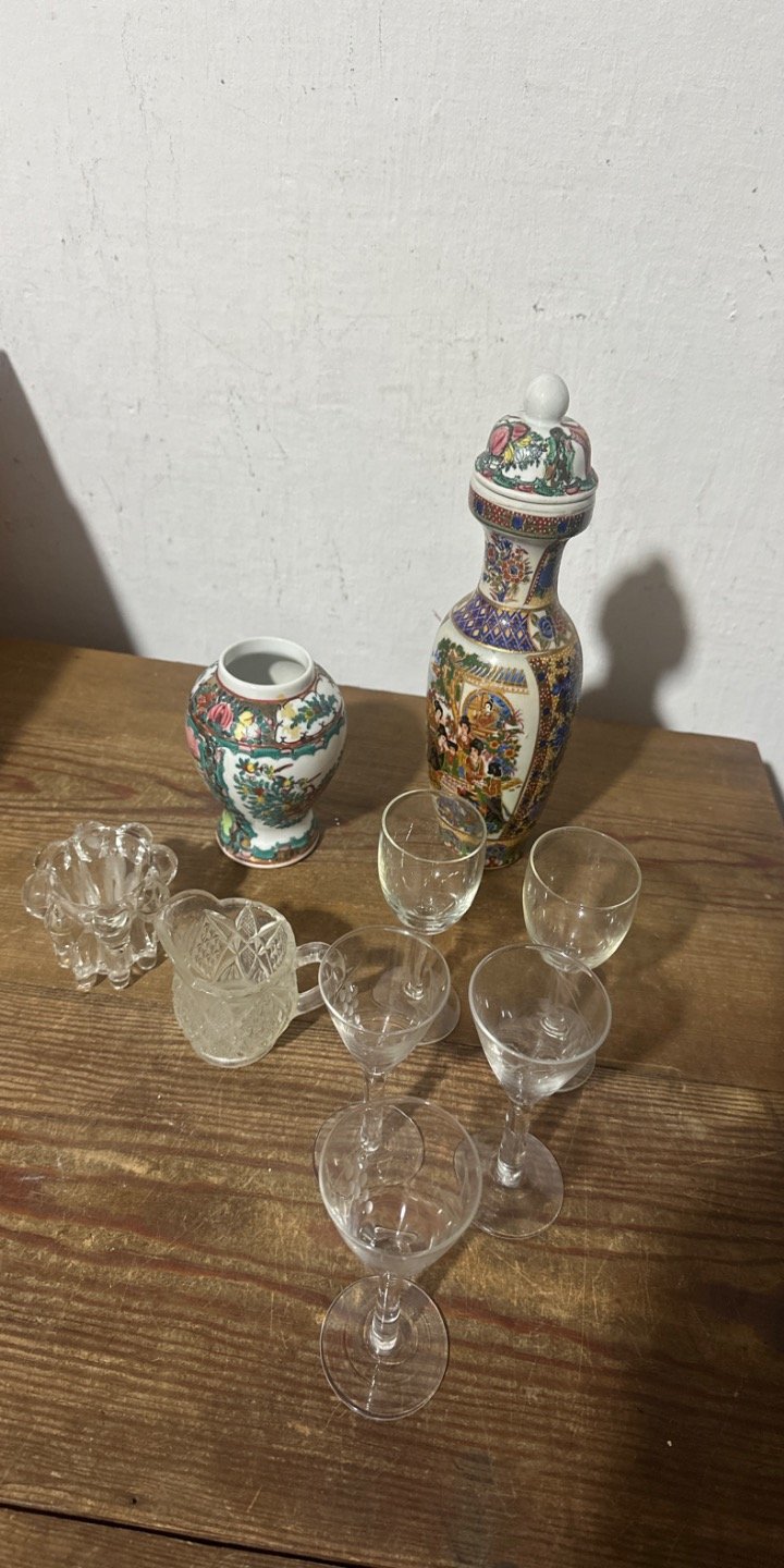 Juego de Copas y Jarrones Decorativos Estilo Oriental
