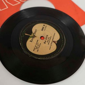 Disco Vinilo Single Ringo Starr "No es fácil" - Edición Uruguay 1971 - imagen 2