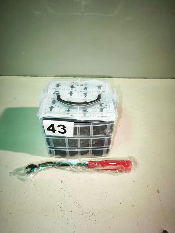 Kit de 630 Broches y Clips para Auto - imagen 1