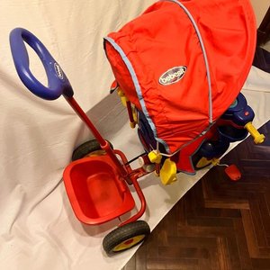 Triciclo Infantil Evolutivo Bebesit con Manija Guía y Capota Roja - imagen 4