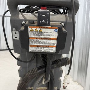 Máquina Industrial para Limpieza de Alfombras y Tapizados Tennant - imagen 6