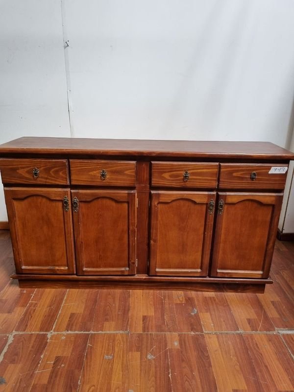 Aparador Bajo En Madera - Descripción y Características - imagen 5