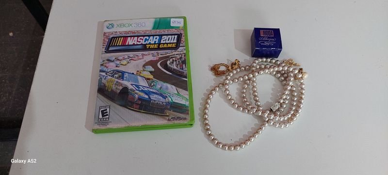Lote siguiente: Juegos y bijouterie en excelente condición