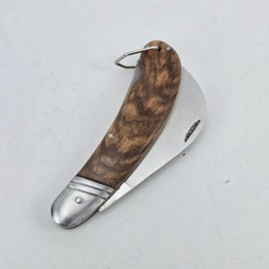 Lote siguiente: Navaja Plegable con Mango de Madera y Hoja Curva