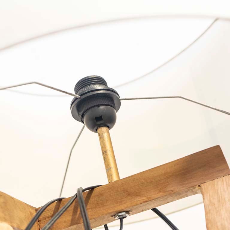 Lámpara de pie en madera con pantalla y avería - imagen 3