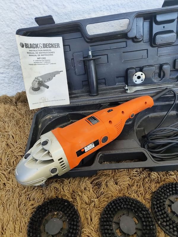 Pulidora BLACK & DECKER Modelo WP1300 de 7 pulgadas con accesorios - imagen 3
