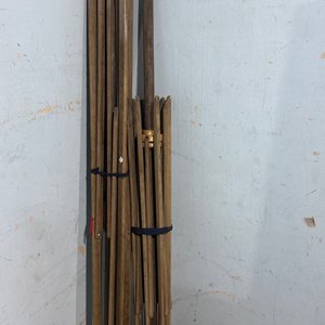 Lote anterior: Dos Armazones de Sombrilla de Madera