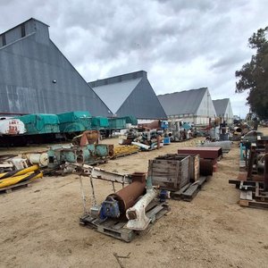 Lote de Maquinaria Industrial y Equipamiento Agrícola - imagen 1
