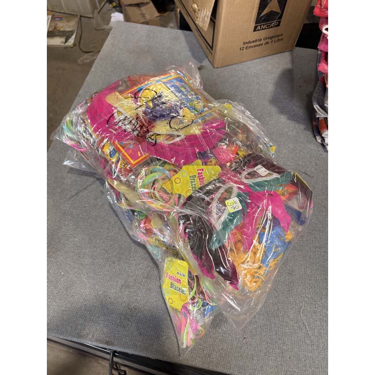 Lote siguiente: Bolsas de fiesta en gran cantidad