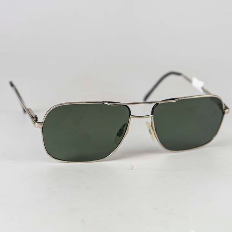 Lote siguiente: Lentes de sol Cambridge en buen estado