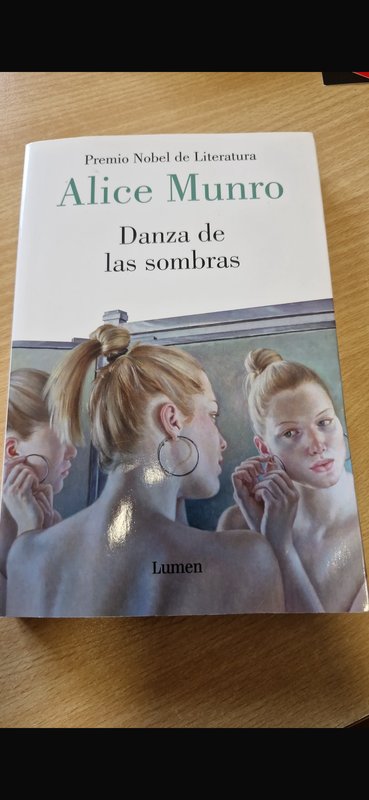 Lote siguiente: Libro: Danza de las sombras de Alice Munro