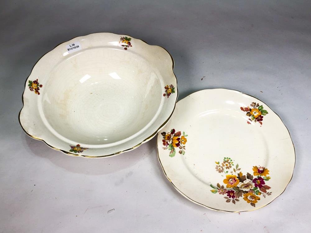 Dos Piezas de Porcelana Inglesa Floral Old Foley, Plato y Ensaladera