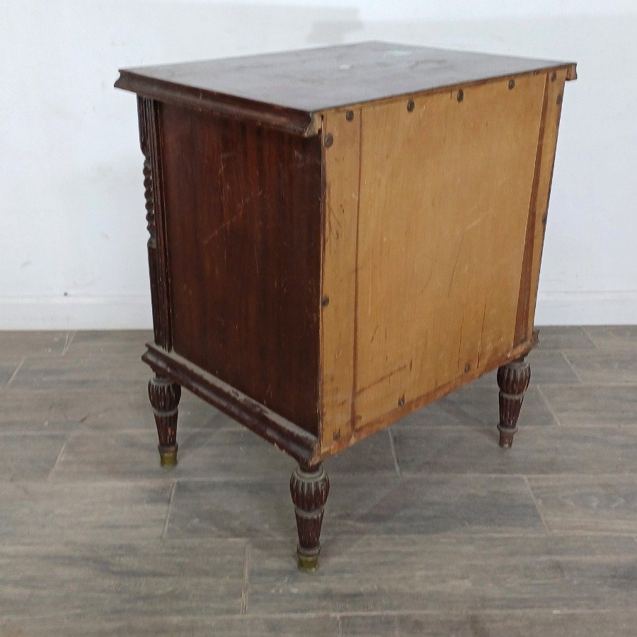 Mesa de luz en madera estilo inglés con cajón y puerta - imagen 7
