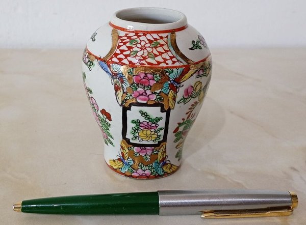 Florerito de Porcelana Oriental con Diseño Floral y Aves Policromado - imagen 1