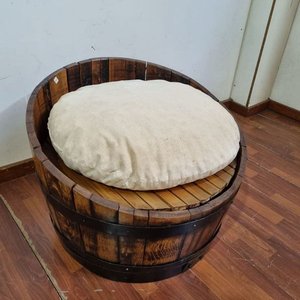 Asiento Puff Decorativo de Media Barrica de Madera Rústica con Almohadón - imagen 3