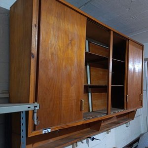 Mueble Aéreo de Madera con Puertas Corredizas y Estantes - imagen 3