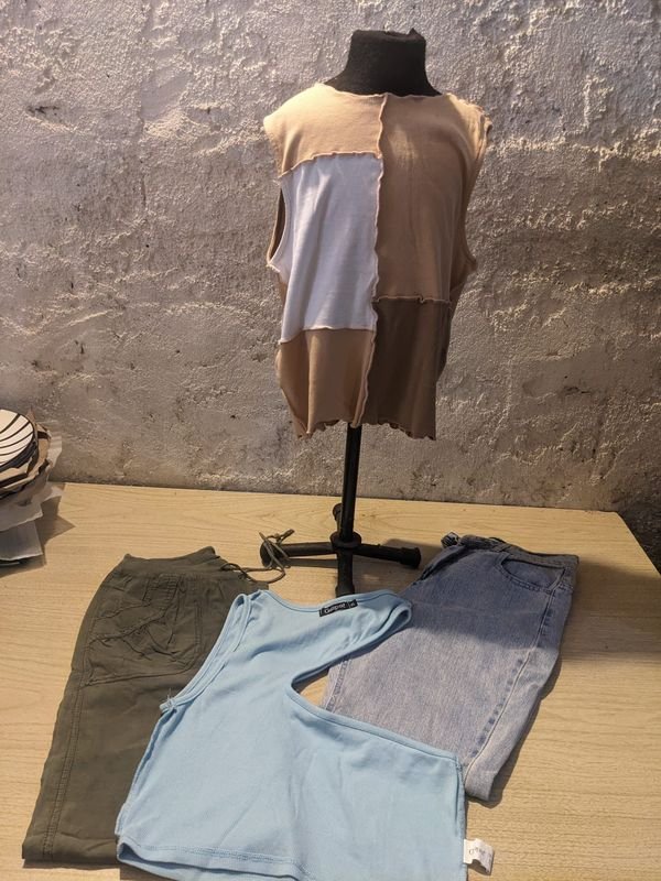 Lote siguiente: Ropa de vestir en buena condición